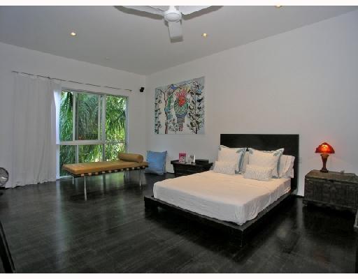 3620 Solana Road Miami, FL 33133 - Photo 9 of 16