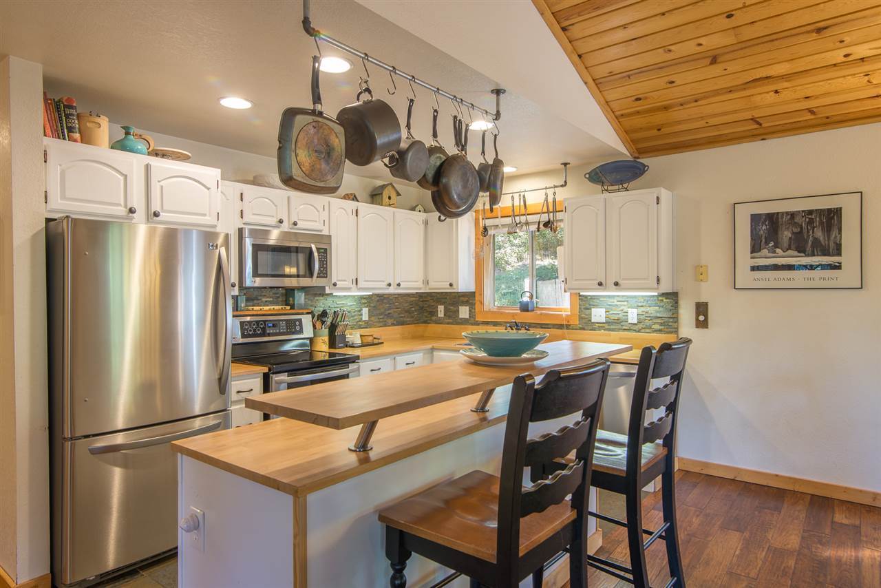 12560 Rainbow Drive Truckee, CA 96161 - Photo 9 of 14