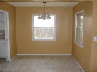 2710 Brenda Place Bakersfield, CA 93307 - Photo 4 of 15