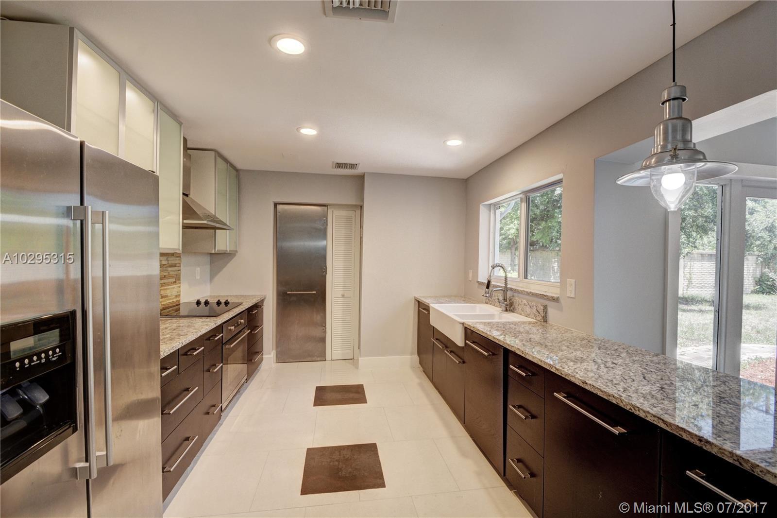 4036 Southwest 5th Street Plantation, FL 33317 - Photo 8 of 28