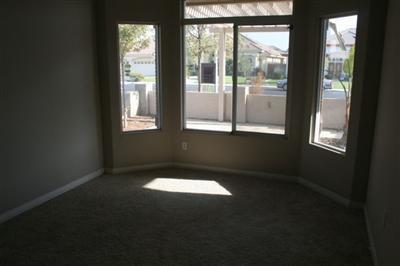 4504 Jackson Ridge Avenue Bakersfield, CA 93313 - Photo 4 of 15 Gallery Image 4