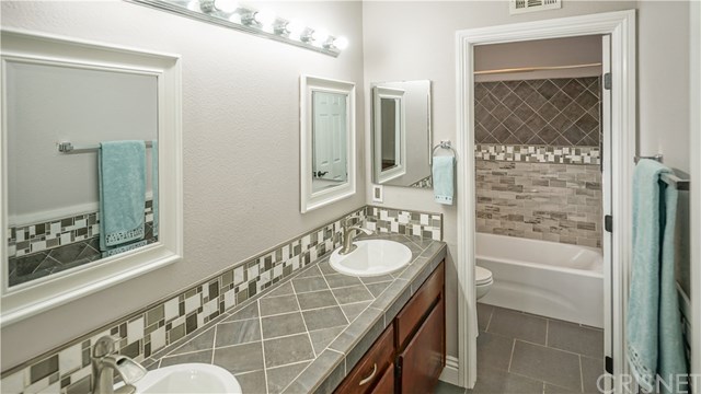 26536 Brant Way Canyon Country, CA 91387 - Photo 19 of 27