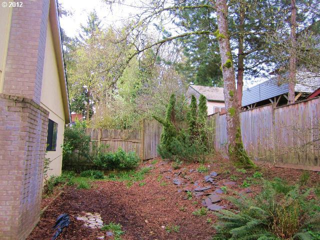 3830 Southwest Comus Street Portland, OR 97219 - Photo 3 of 14 Gallery Image 3