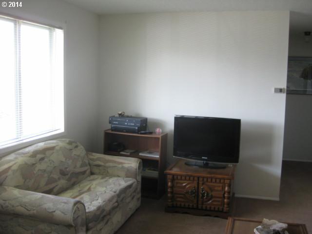 1850 Sallal Road Woodburn, OR 97071 - Photo 2 of 7 Gallery Image 2