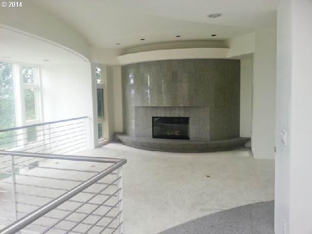 424 Northwest MacLeay Boulevard Portland, OR 97210 - Photo 2 of 16