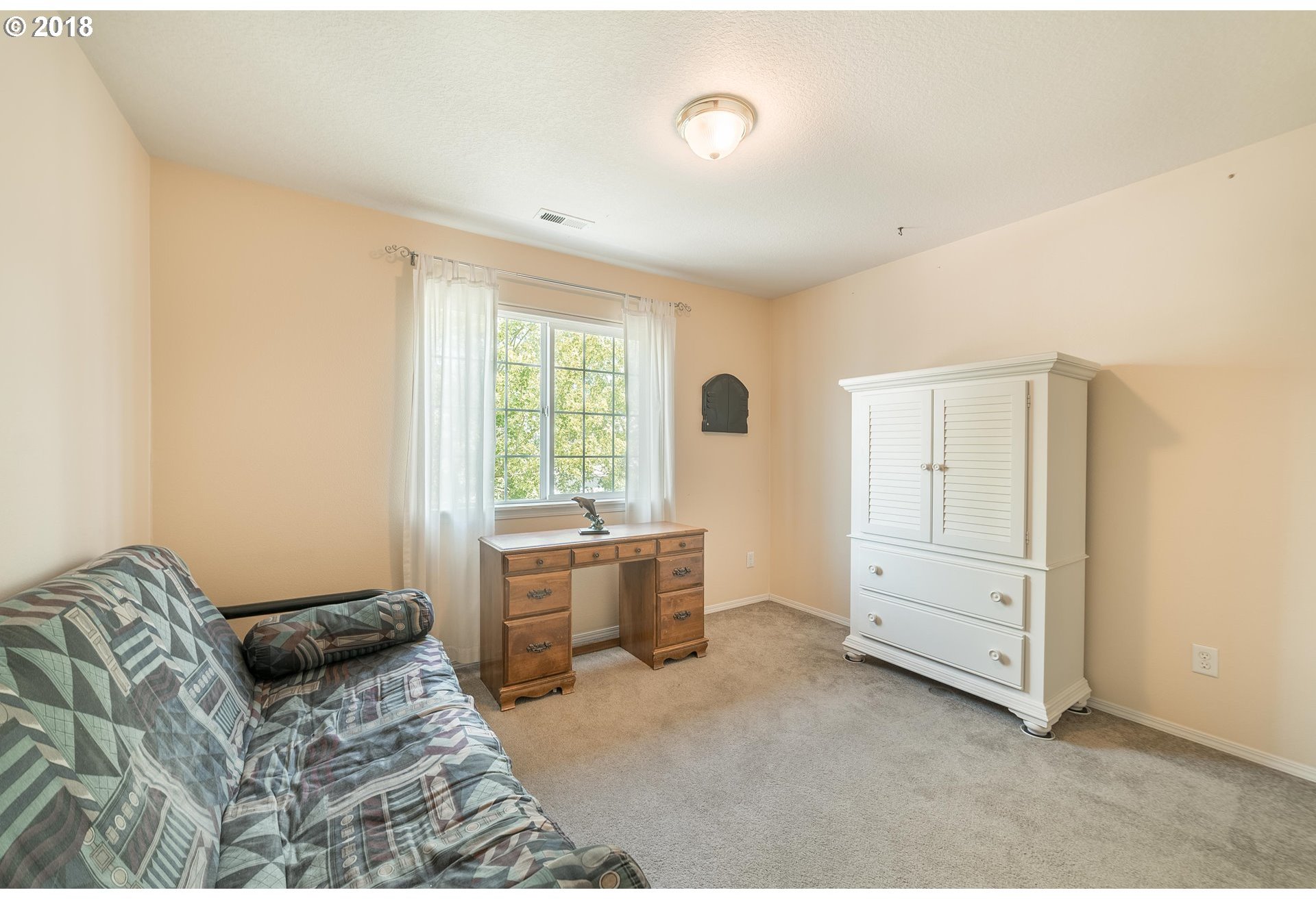 2457 Northeast 10th Avenue Hillsboro, OR 97124 - Photo 12 of 27