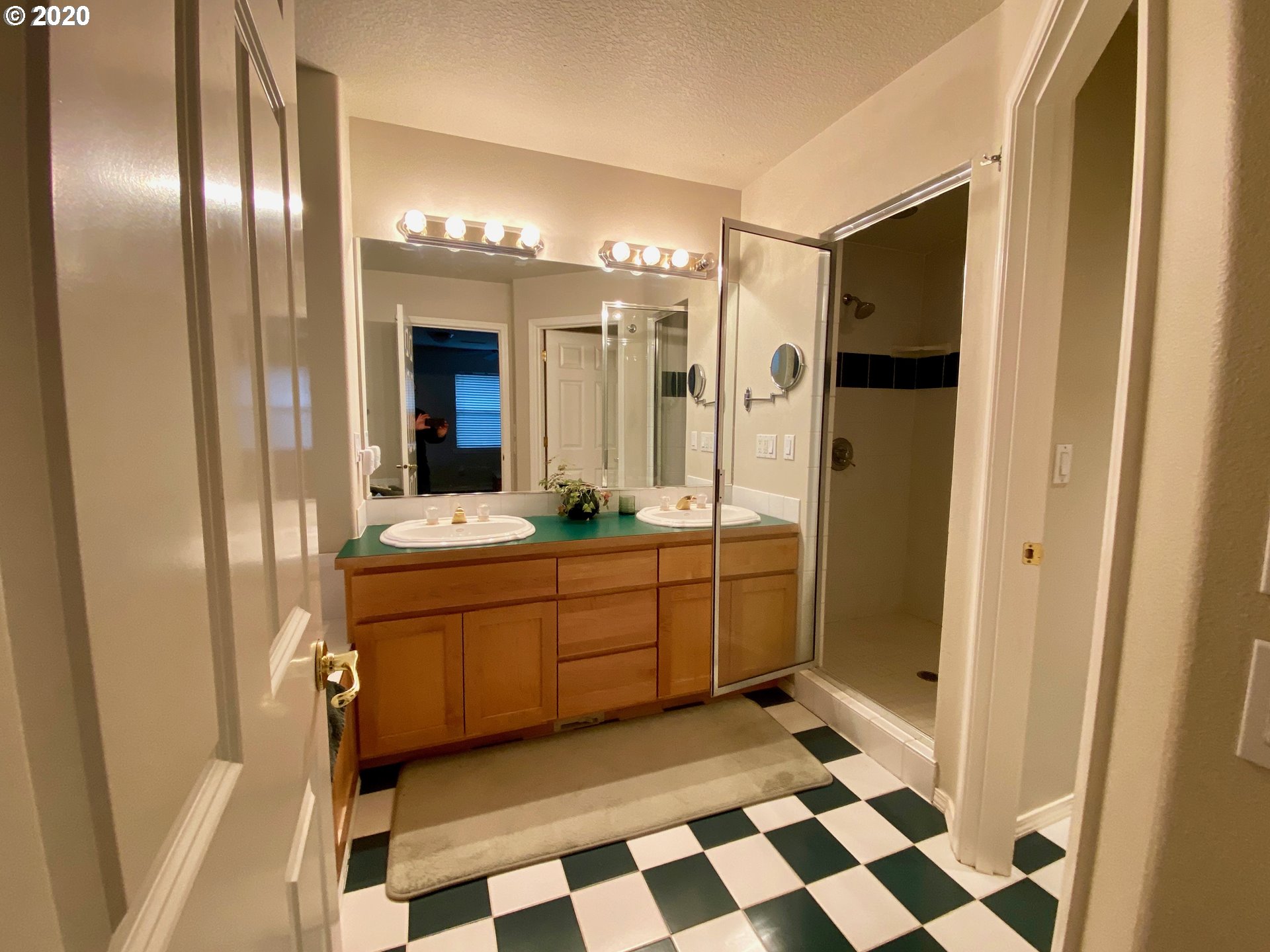 4914 Southwest Dickinson Street Portland, OR 97219 - Photo 12 of 26