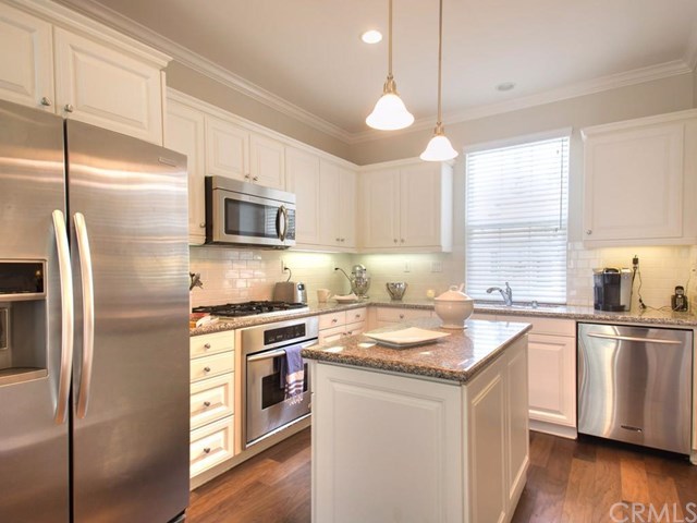 124 White Flower Irvine, CA 92603 - Photo 6 of 26 Very modern and fresh!