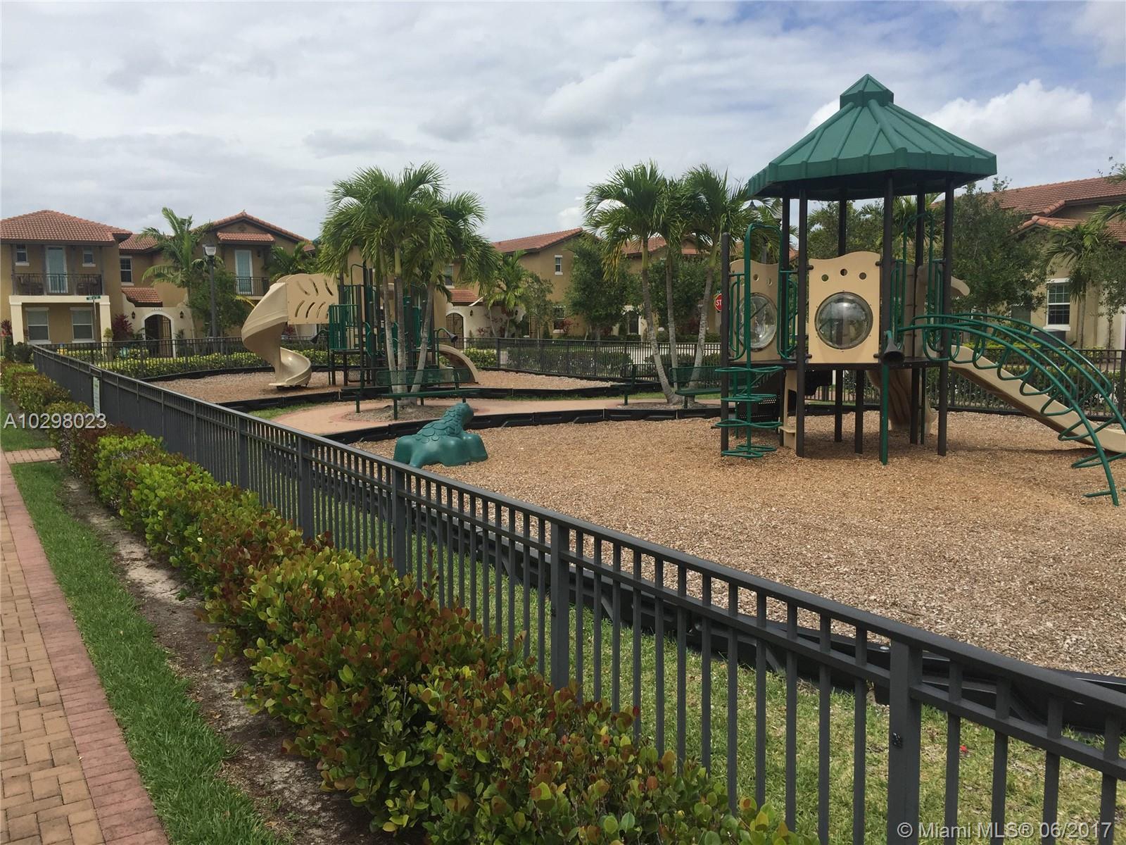 Cobblestone Pembroke Pines, FL 33027 - Photo 22 of 25