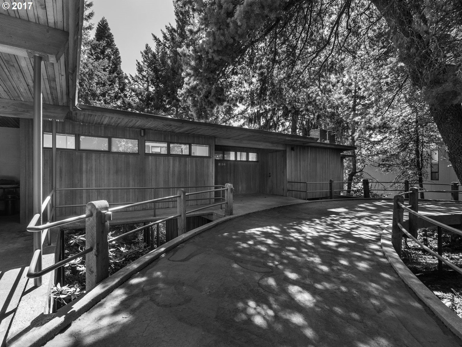 3136 Southwest Fairmount Boulevard Portland, OR 97239 - Photo 3 of 32 Gallery Image 3