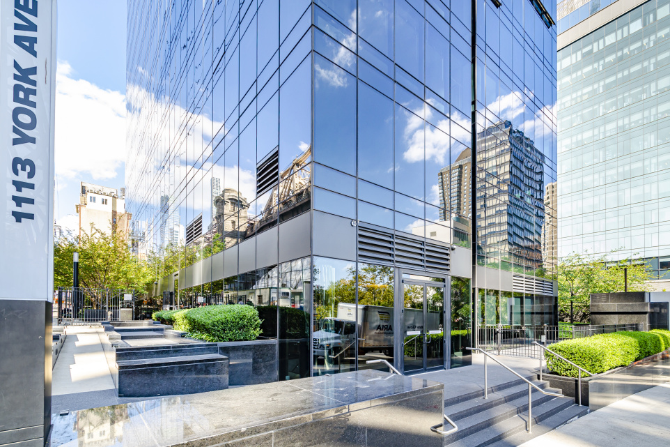 Two Sutton Place North 1113 York Ave, Manhattan, NY 10065 - Photo 2 of 3