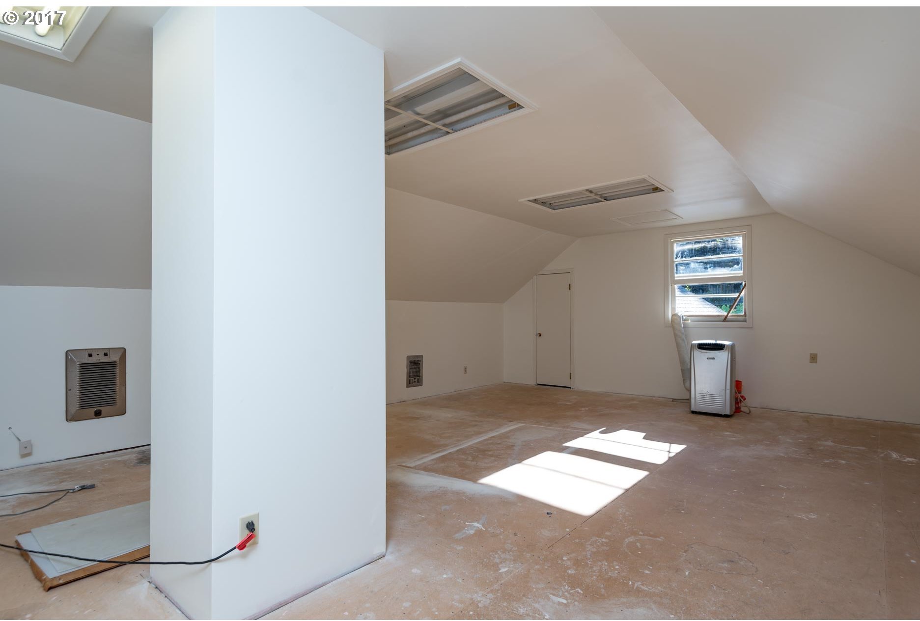 4520 Southwest Taylors Ferry Road Portland, OR 97219 - Photo 20 of 24 Gallery Image 20