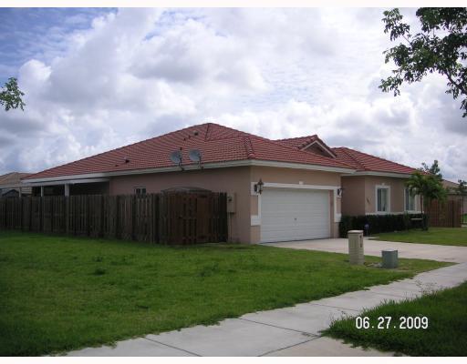 1407 Southeast 7th Street Homestead, FL 33033 - Photo 2 of 10