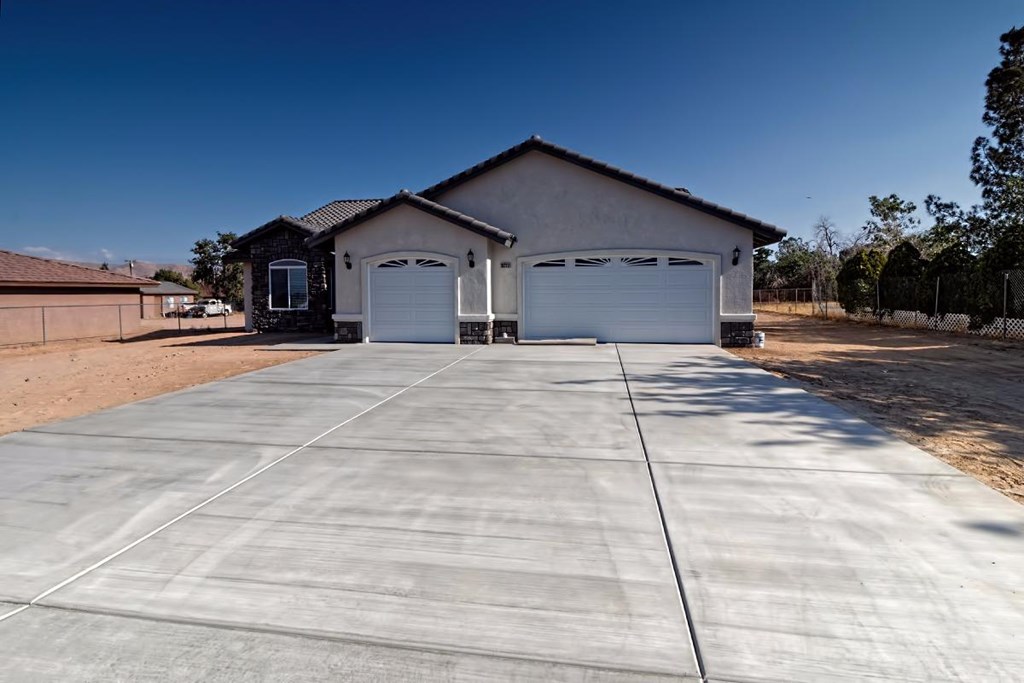 18680 Mingo Road Apple Valley, CA 92307 - Photo 1 of 1