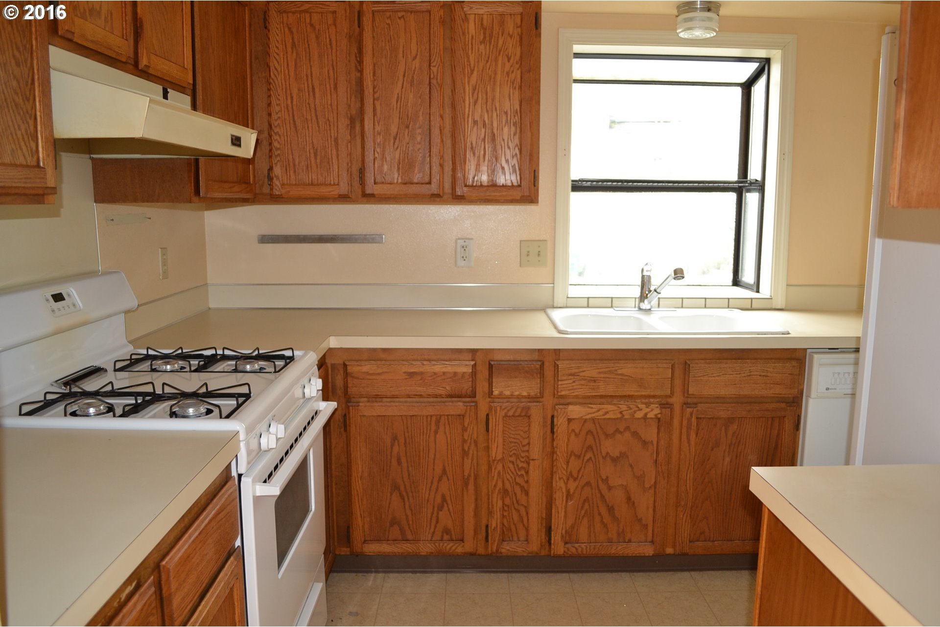 103 Southwest Gibbs Street Portland, OR 97239 - Photo 5 of 20 Gallery Image 5