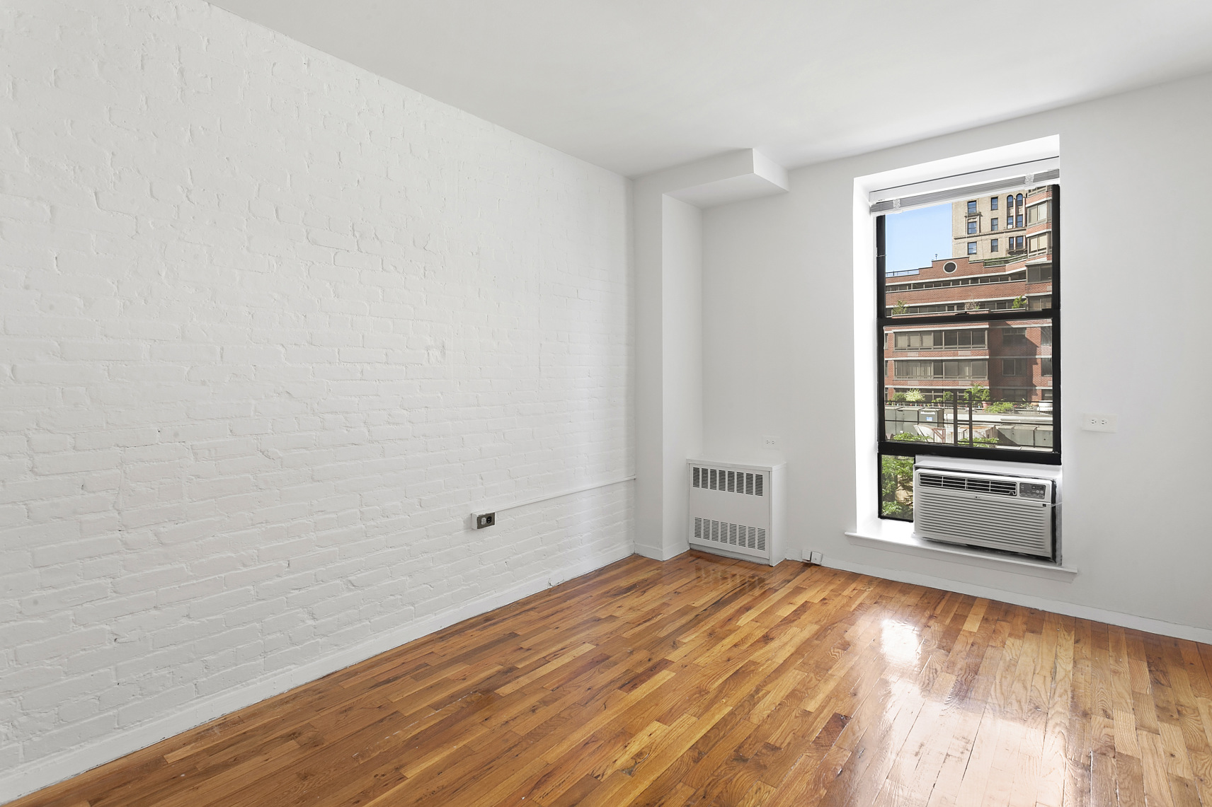 215 West 84th Street, Unit 406 Manhattan, NY 10024 - Photo 3 of 7