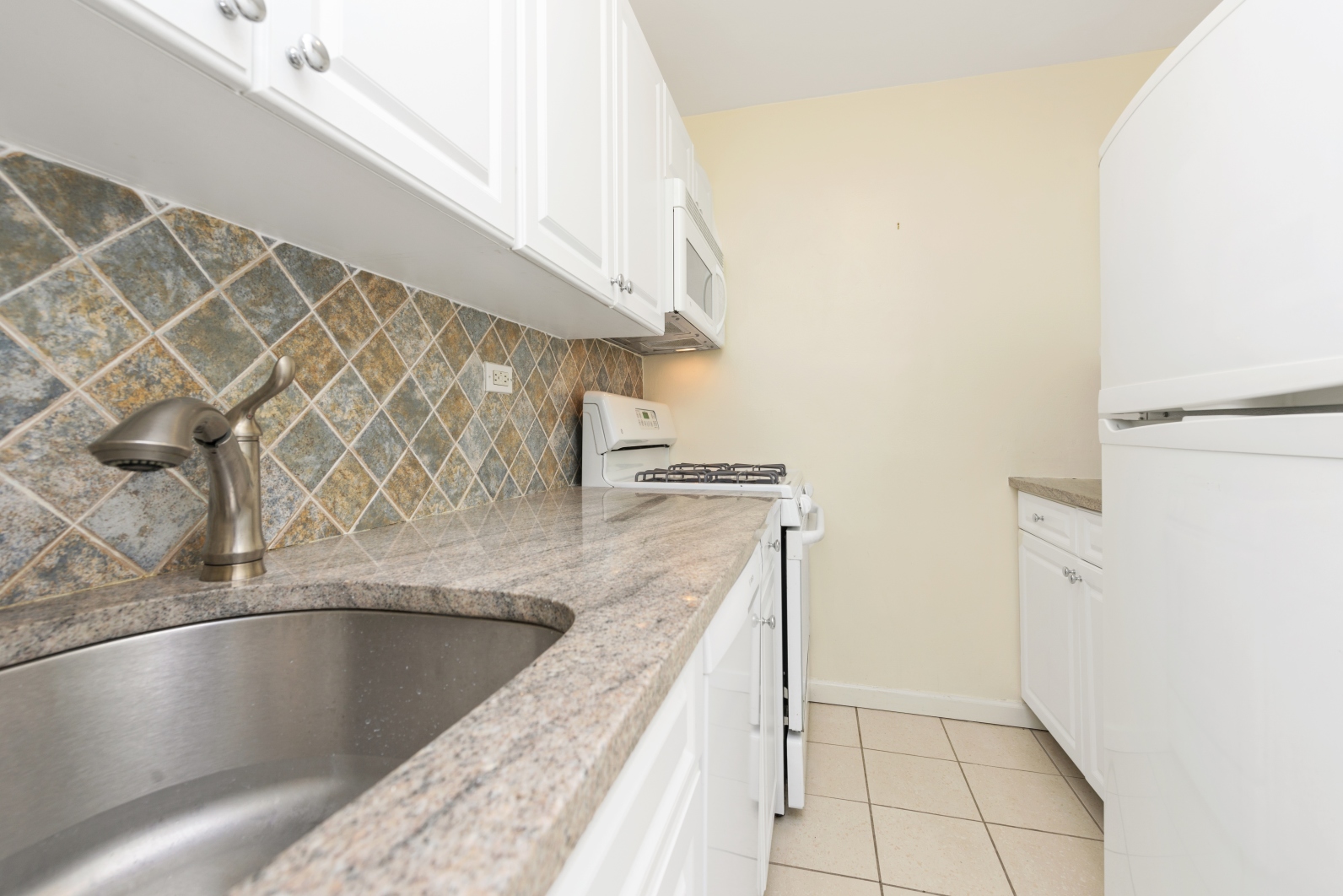 170 West End Avenue, Unit 19C Manhattan, NY 10023 - Photo 4 of 6