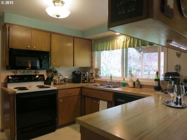 868 Skelly Road Yoncalla, OR 97499 - Photo 4 of 16 Gallery Image 4