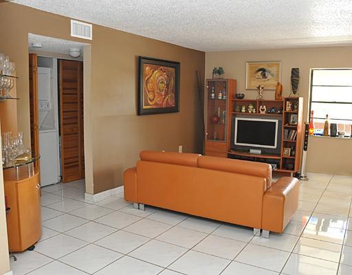 9285 Southwest 125th Avenue, Unit 206 Miami, FL 33186 - Photo 2 of 16