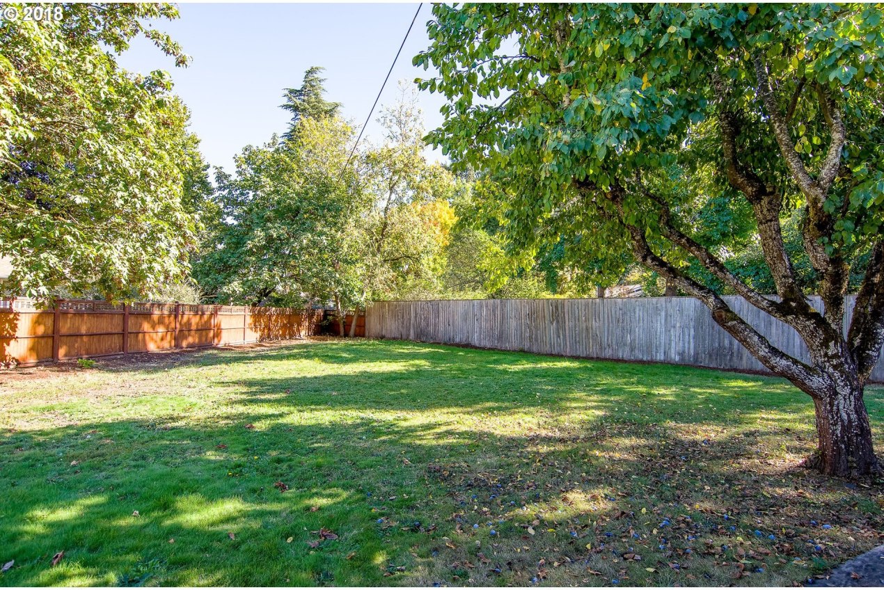 2034 Cal Young Road Eugene, OR 97401 - Photo 27 of 29 Gallery Image 27