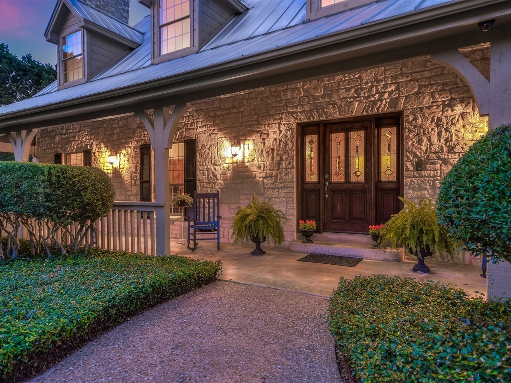 805 Crystal Mountain Drive Austin, TX 78733 - Photo 3 of 38