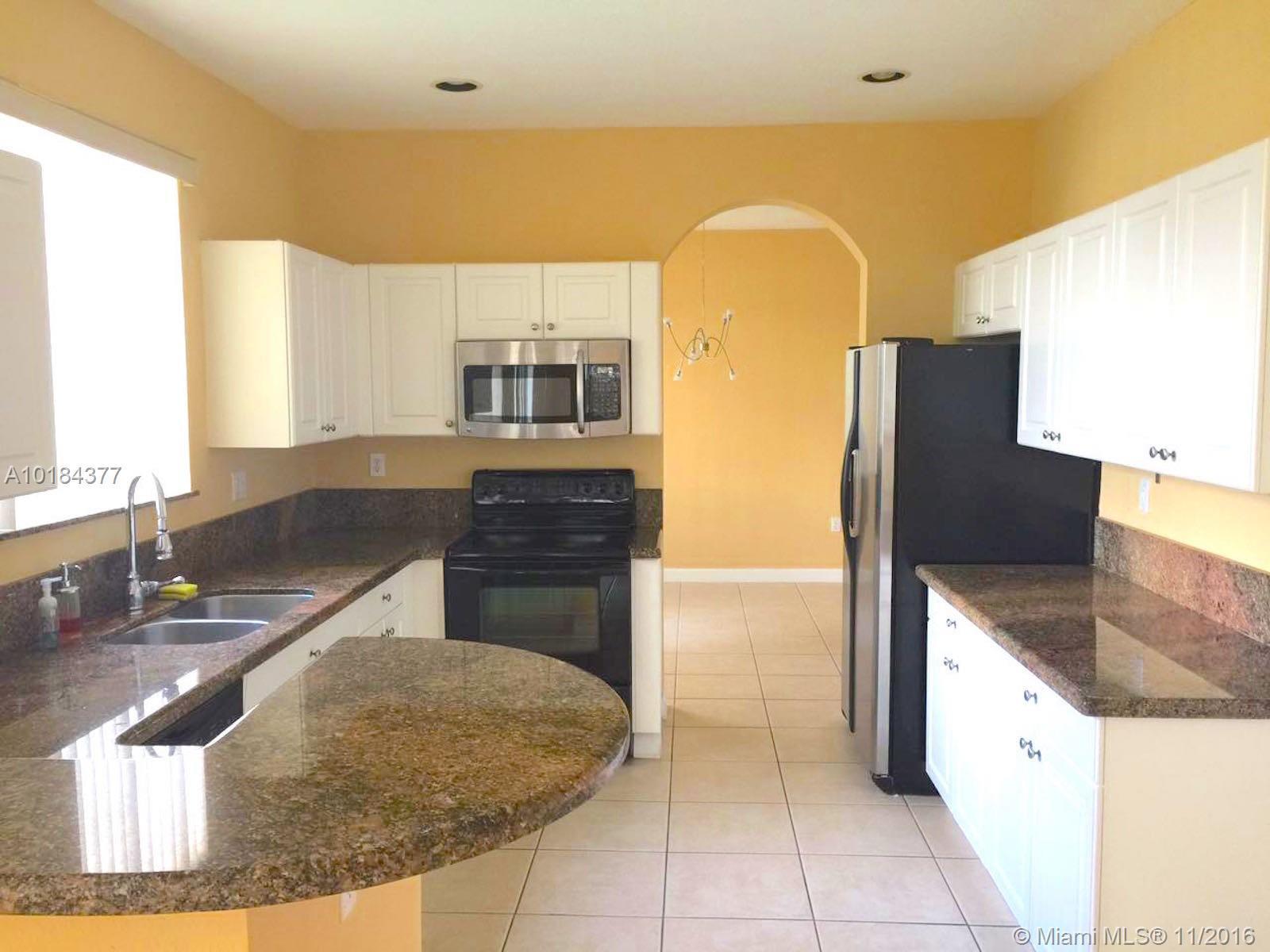 22012 Southwest 95th Place Cutler Bay, FL 33190 - Photo 6 of 16