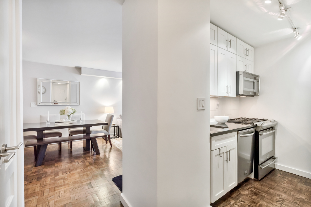 345 East 73rd Street, Unit 3J Manhattan, NY 10021 - Photo 3 of 9