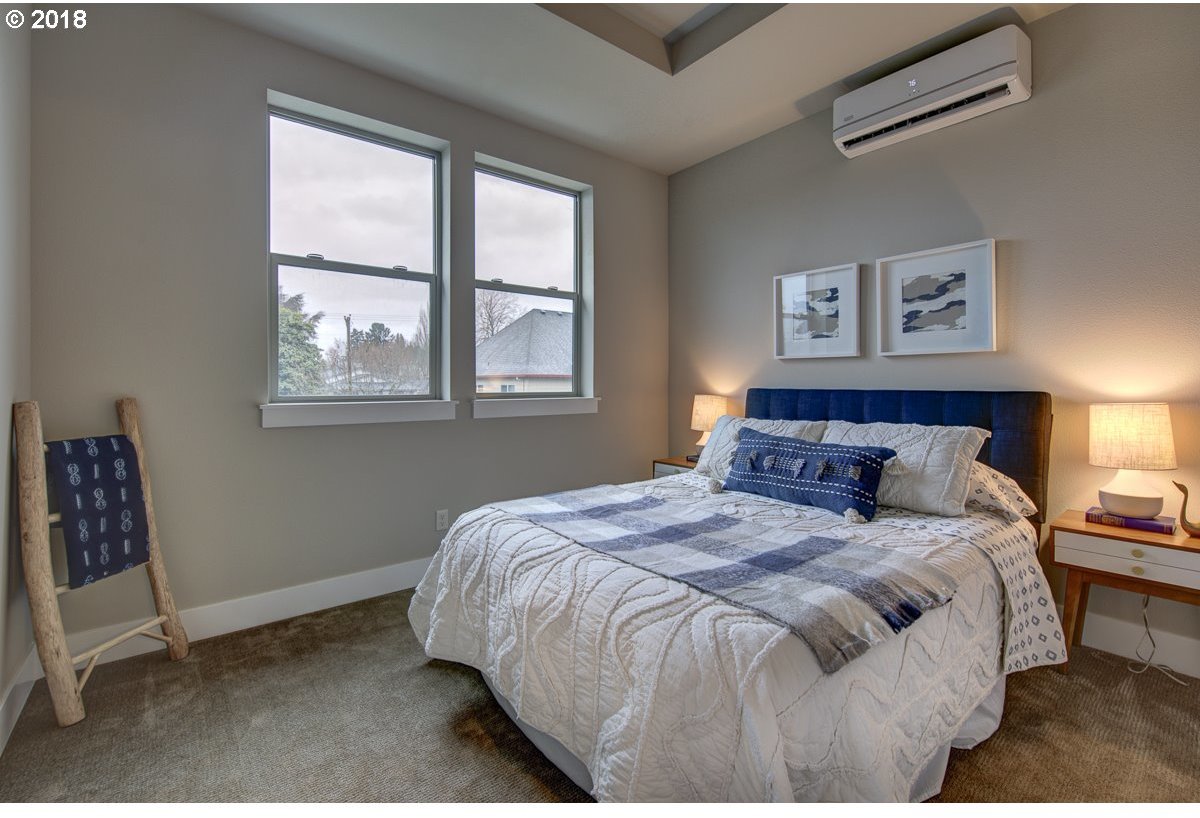 1805 Southeast Madison Street, Unit 304 Portland, OR 97214 - Photo 1 of 22