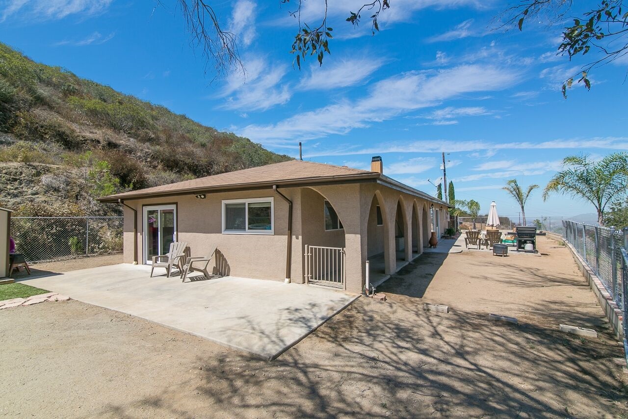 2027 Old Bend Road El Cajon, CA 92021 - Photo 21 of 25 Master Bathroom