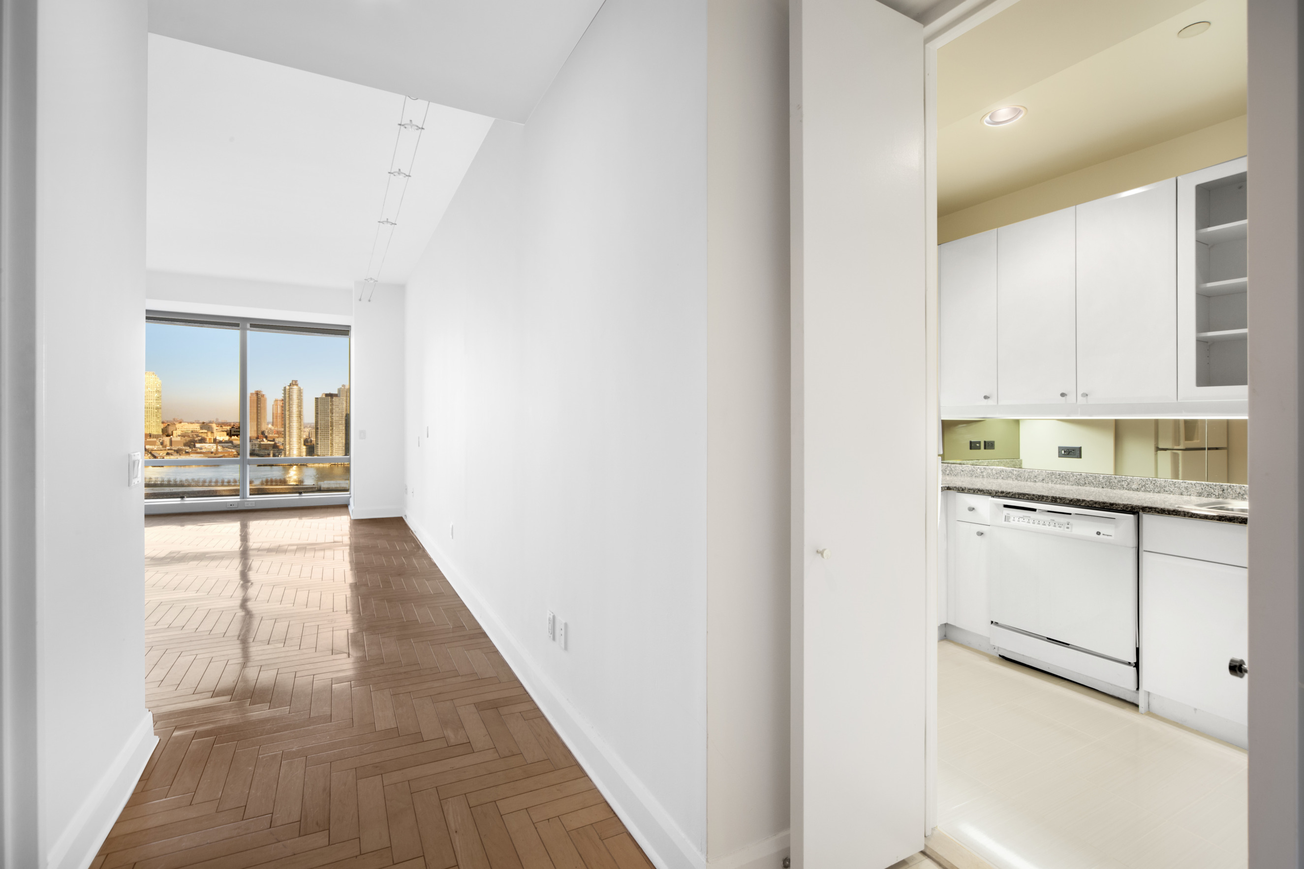 845 United Nations Plaza, Unit 6C Manhattan, NY 10017 - Photo 4 of 15