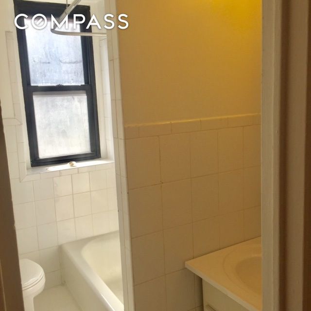 209 West 104th Street, Unit 2C Manhattan, NY 10025 - Photo 9 of 10