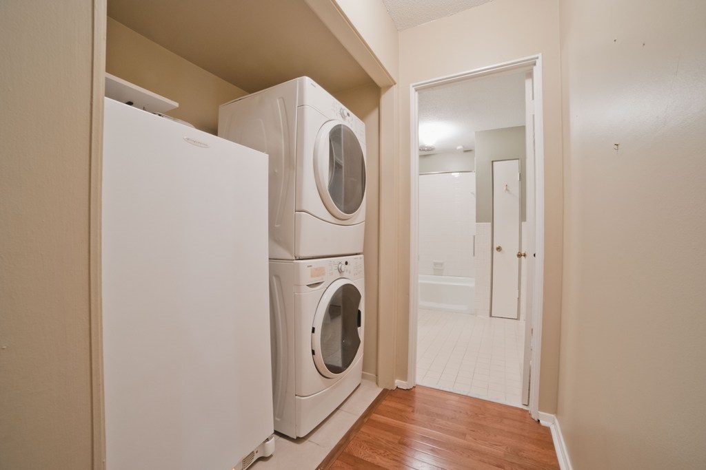 413 South Perkins Road, Unit 2 Memphis, TN 38117 - Photo 6 of 22 Gallery Image 6