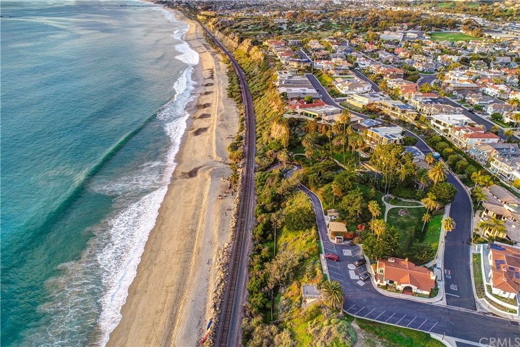 6 Via Colorso San Clemente, CA 92672 - Photo 28 of 32 Your community bluff overlooking beautiful San Clemente - feels like a private beach with direct access from the community!
