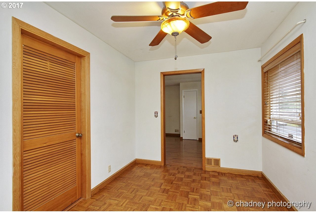 3050 Southeast Palmquist Road Gresham, OR 97080 - Photo 8 of 25 Gallery Image 8