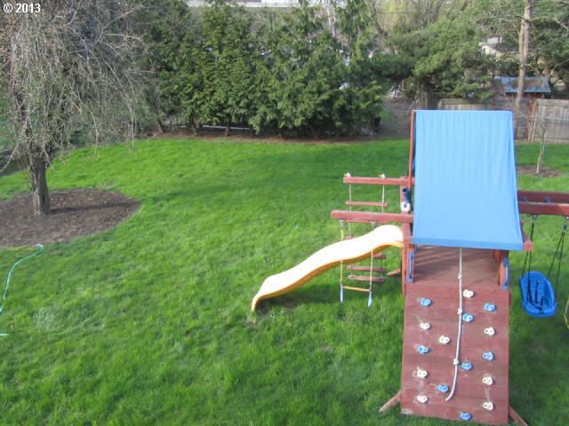 4111 Southwest Huber Street Portland, OR 97219 - Photo 8 of 16 Gallery Image 8