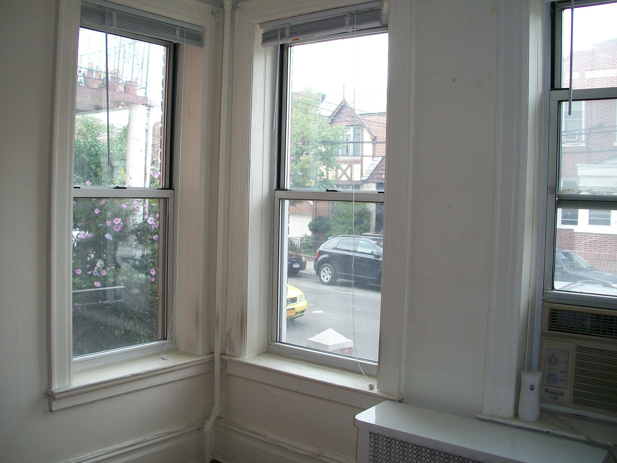 31-30 28th Road, Unit 1 Queens, NY 11102 - Photo 4 of 10