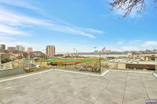 1076 River Road Edgewater, NJ 07020 - Photo 4 of 25