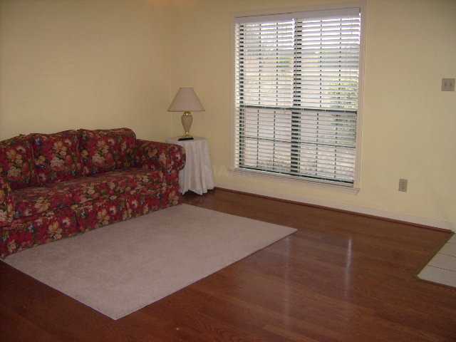 7106 Reese Road Memphis, TN 38133 - Photo 3 of 12 ANOTHER VIEW INTO DEN