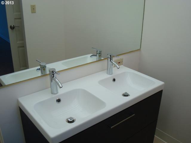 2211 Southwest 1st Avenue, Unit 303 Portland, OR 97201 - Photo 6 of 16