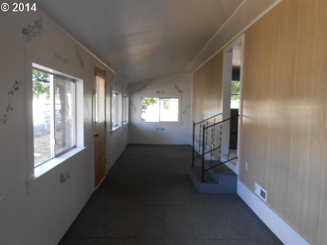 3402 Carnes Road Roseburg, OR 97471 - Photo 9 of 13 Gallery Image 9