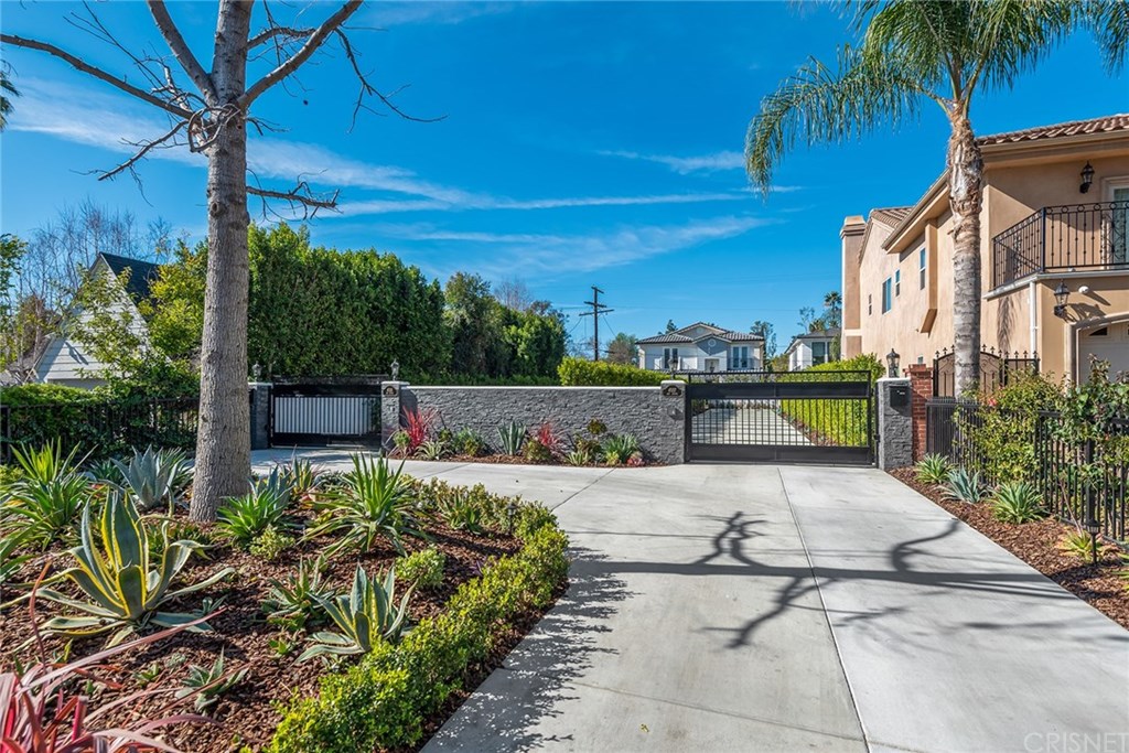 4537 Ben Avenue Studio City, CA 91607 - Photo 8 of 50