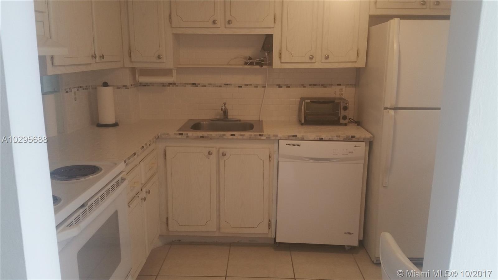 300 Berkley Road, Unit 203 Hollywood, FL 33024 - Photo 12 of 20