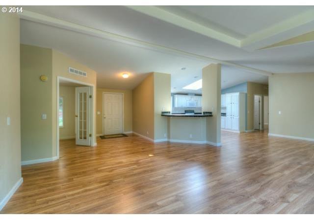 8205 Sunnyside Road Southeast Salem, OR 97306 - Photo 2 of 16 Gallery Image 2