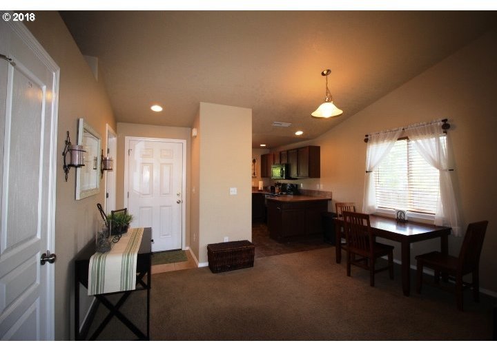 4816 Holly Street Springfield, OR 97478 - Photo 10 of 22