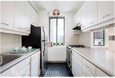 167 Perry Street, Unit 5M Manhattan, NY 10014 - Photo 3 of 5