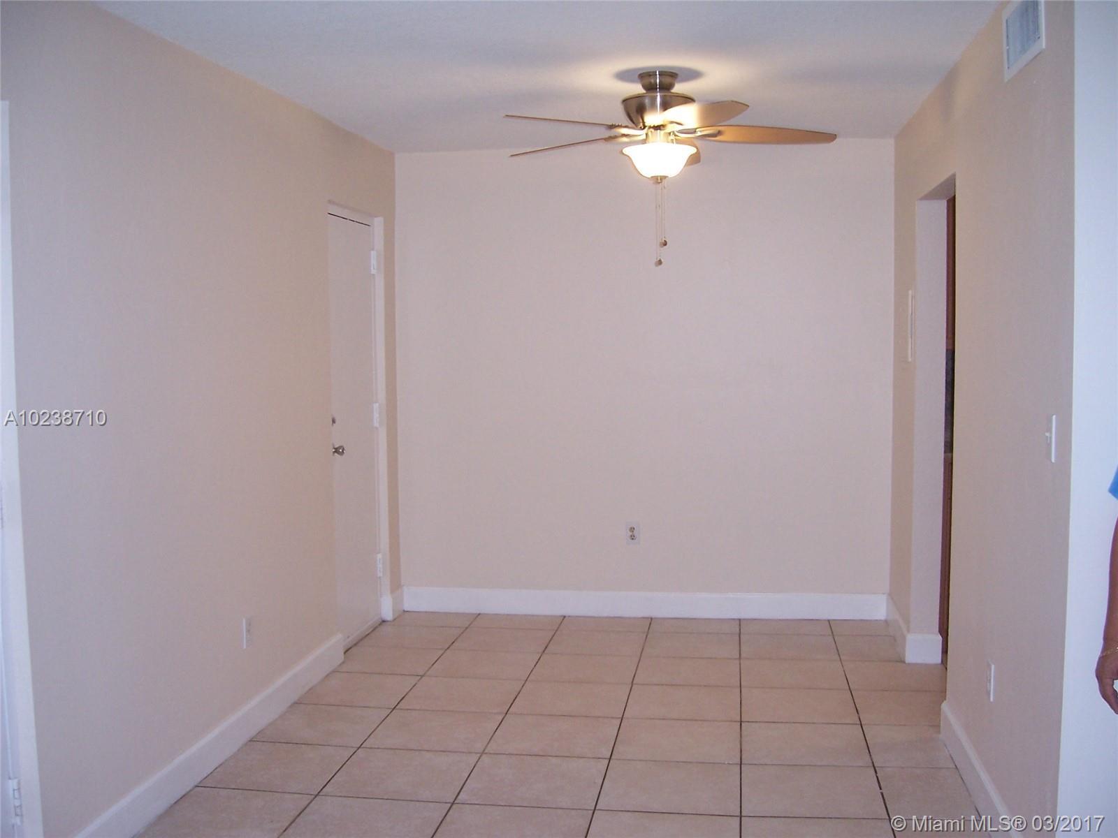 10816 North Kendall Drive, Unit R9 Miami, FL 33176 - Photo 4 of 26