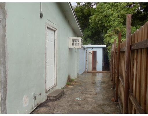 2655 Northwest 115th Street Miami, FL 33167 - Photo 2 of 8