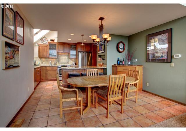 32859 Southwest Laurelview Road Hillsboro, OR 97123 - Photo 4 of 16