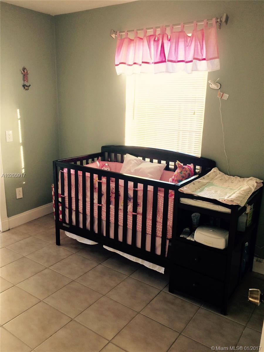 5005 Southwest 112th Avenue Miami, FL 33165 - Photo 9 of 13