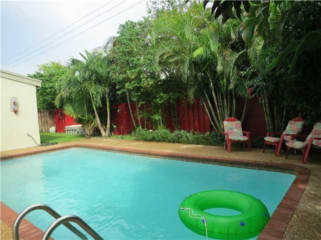 528 Southwest 166th Terrace Weston, FL 33326 - Photo 14 of 17